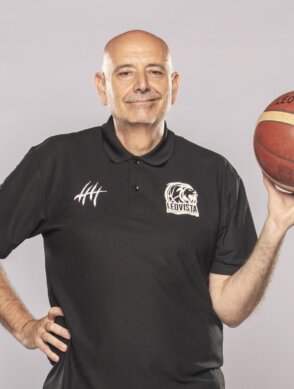 LEOVISTA_COACHES-ミゲル・アンヘル・クエスタ・ヴァルス LEOVISTA_COACHES-ミゲル・アンヘル・クエスタ・ヴァルス